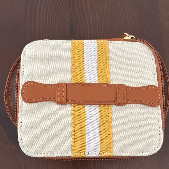 La Mer Skincare Set with Silver and Green Packaging - Picture 2 of 7